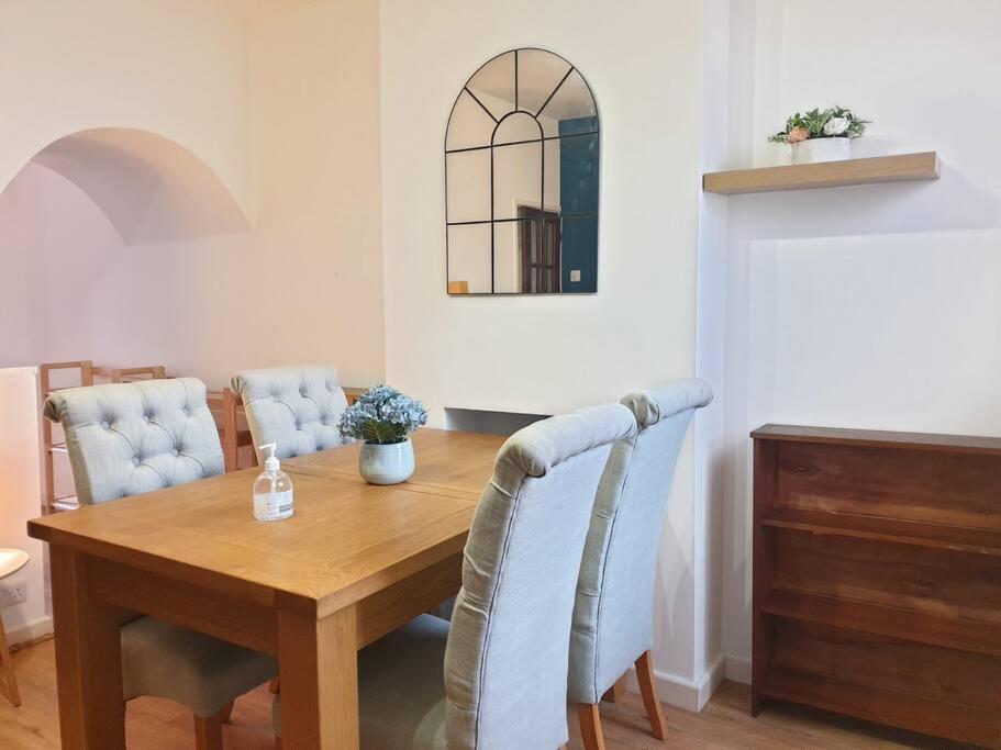 City Townhouse Close To Cafes And Restaurants NWI Eksteriør billede